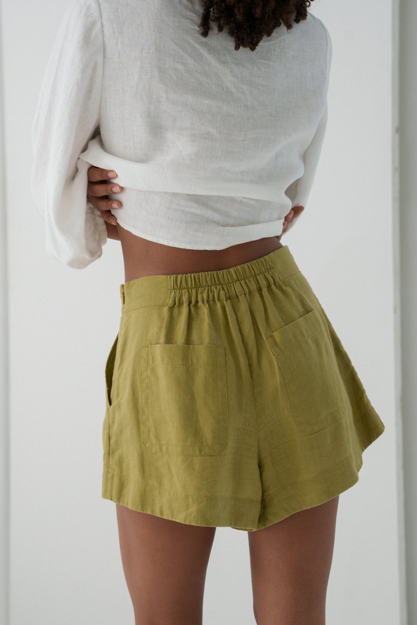 LILLY PILLY Gaia linen shorts in Olive green