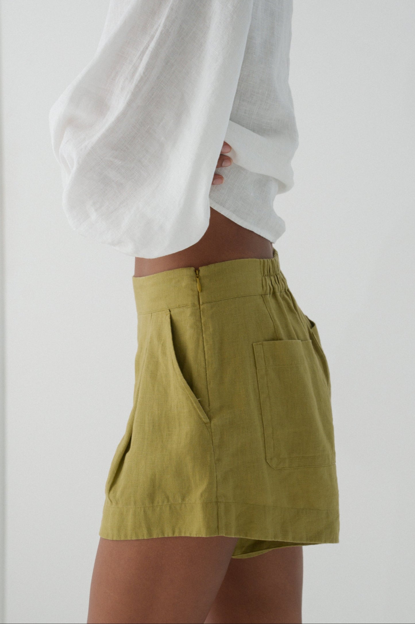 LILLY PILLY Gaia linen shorts in Olive green
