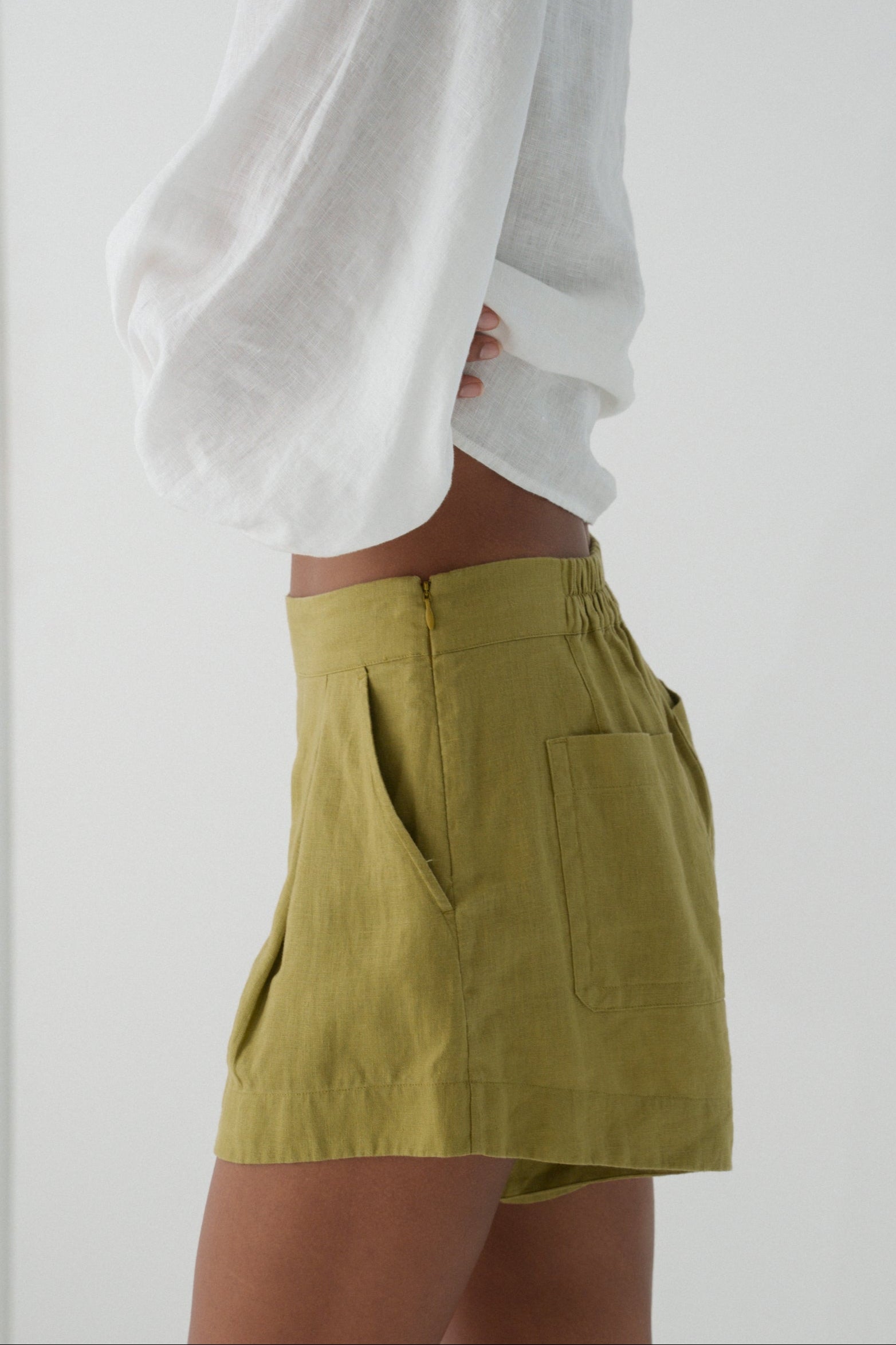 LILLY PILLY Gaia linen shorts in Olive green