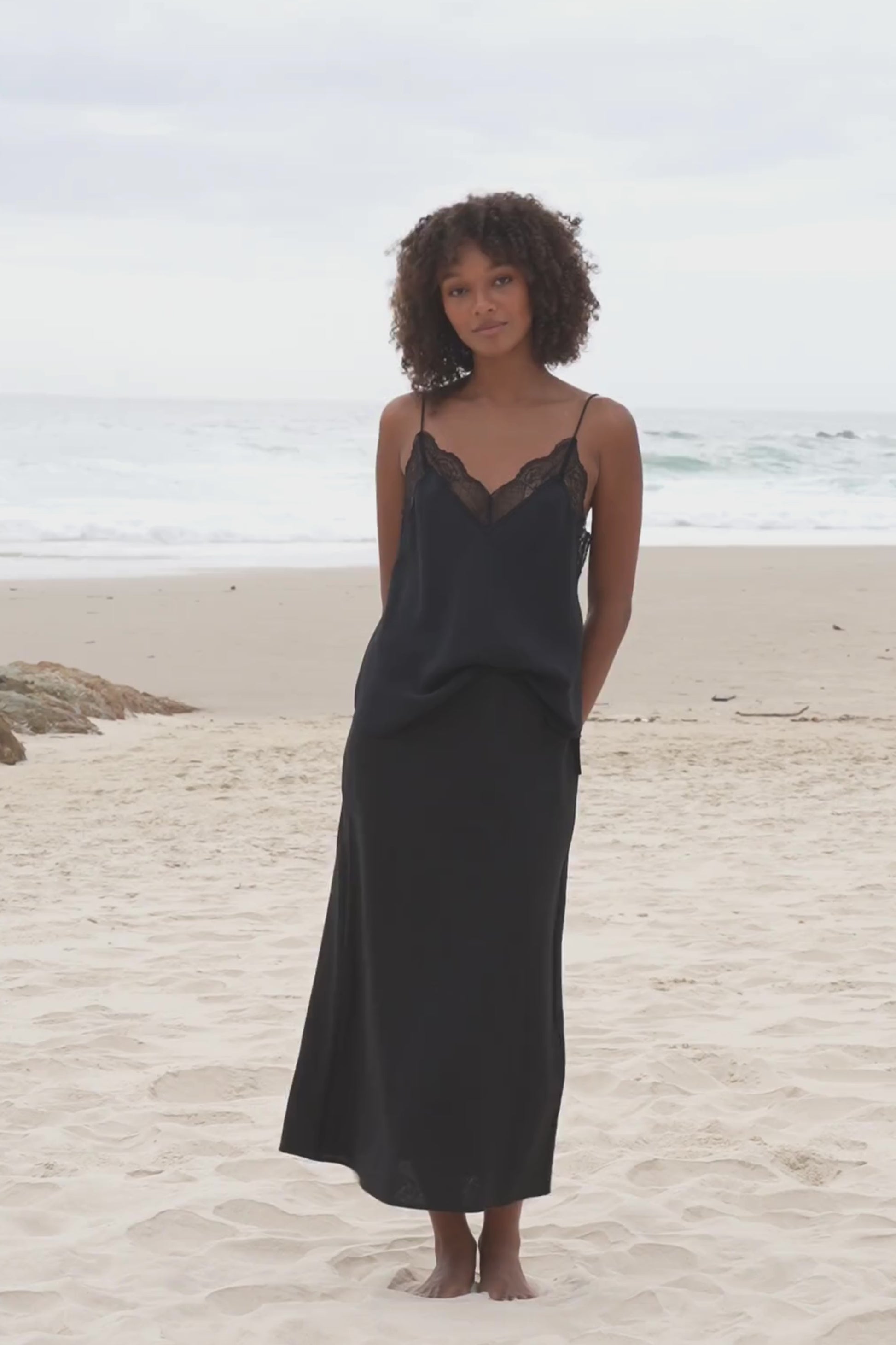 LILLY PILLY Riley linen skirt in Black