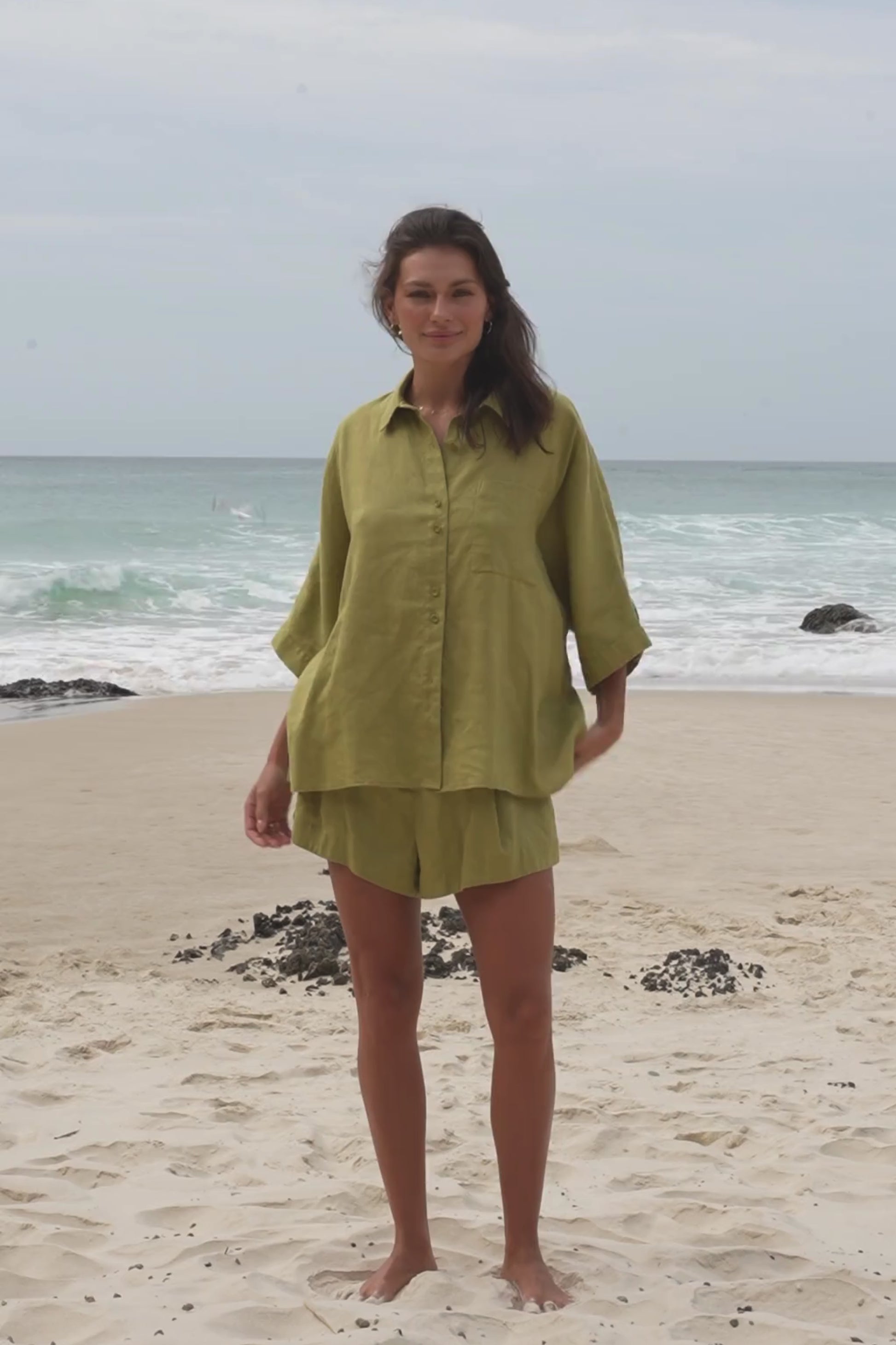 LILLY PILLY Gaia linen shorts in Olive